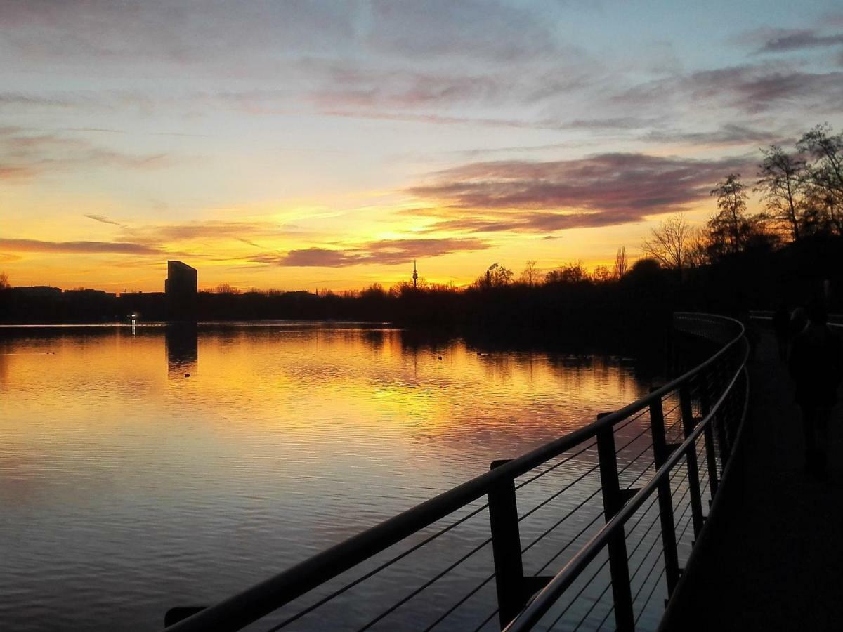 Ruhiges Apt. Direkt Am Naherholungsgebiet Mit Seeblick, Zentrum 5Min, Messe 18Min Нюрнберг Екстер'єр фото