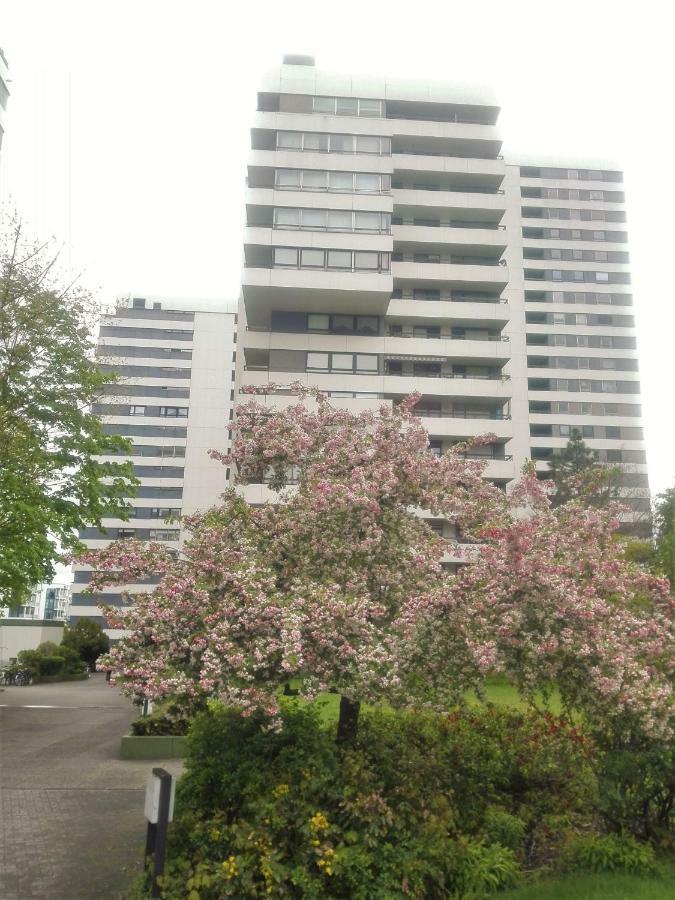 Ruhiges Apt. Direkt Am Naherholungsgebiet Mit Seeblick, Zentrum 5Min, Messe 18Min Нюрнберг Екстер'єр фото